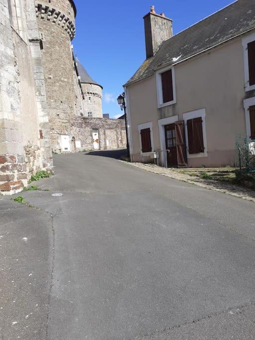 Charming Detached 2 Bedroom Ancient House In Medieval Quarter Of A Small Town In The Pays De La Loire, France Sillé-le-Guillaume Εξωτερικό φωτογραφία