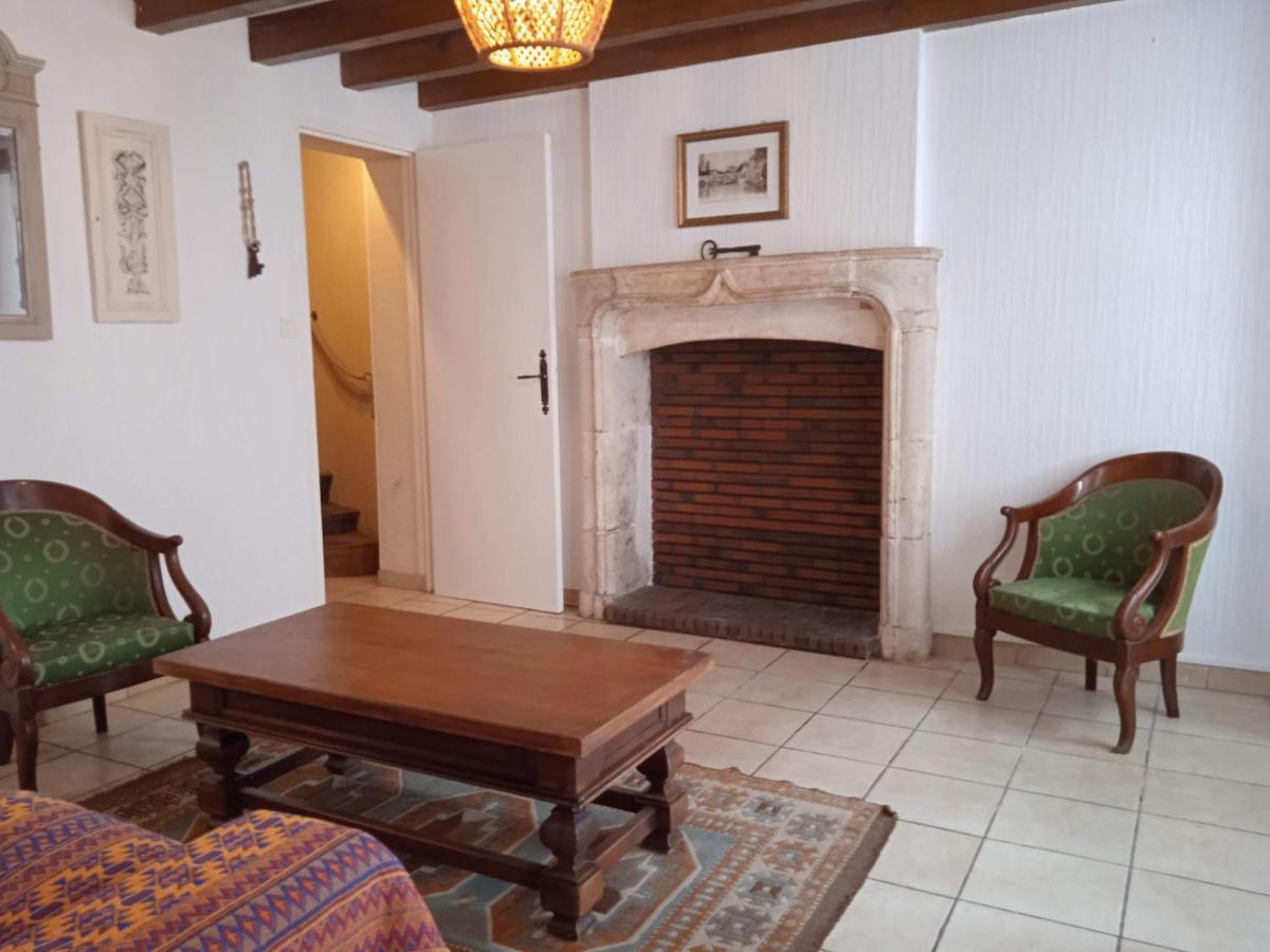 Charming Detached 2 Bedroom Ancient House In Medieval Quarter Of A Small Town In The Pays De La Loire, France Sillé-le-Guillaume Εξωτερικό φωτογραφία