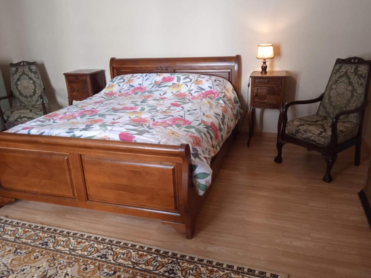 Charming Detached 2 Bedroom Ancient House In Medieval Quarter Of A Small Town In The Pays De La Loire, France Sillé-le-Guillaume Εξωτερικό φωτογραφία